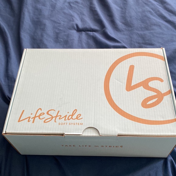 NIB Black high heeled sandals - Picture 7 of 9